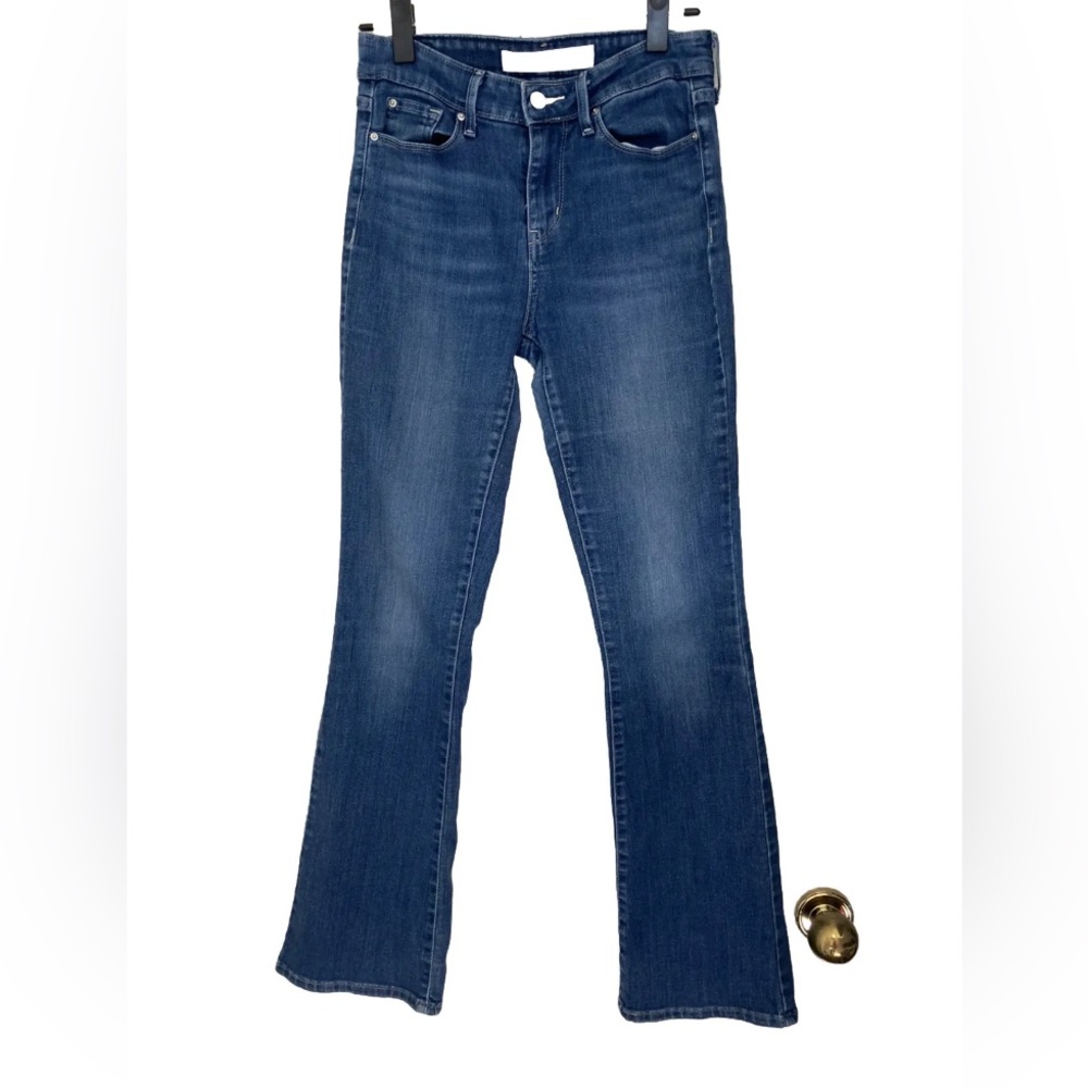 Womens Signature Levi Strauss Mid Rise Bootcut Blue Jeans Size 26x32